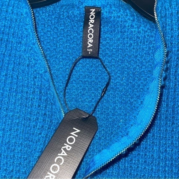 Noracora Wool Knitted Sweater with zipper front, size small - Picture 7 of 9